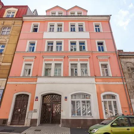Slavojova Appartement *